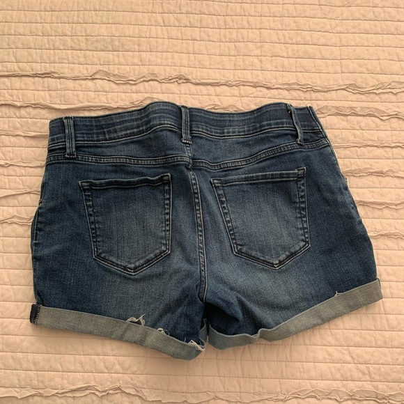 Maternity jean shorts - Picture 3 of 3